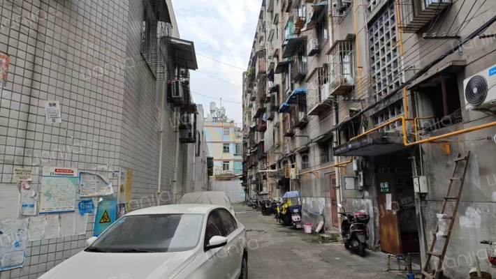 南大街298号小区外景图