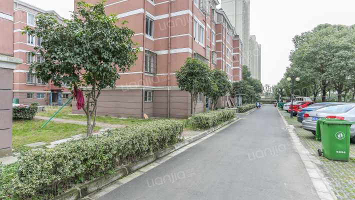 青苑新村六区东外景图