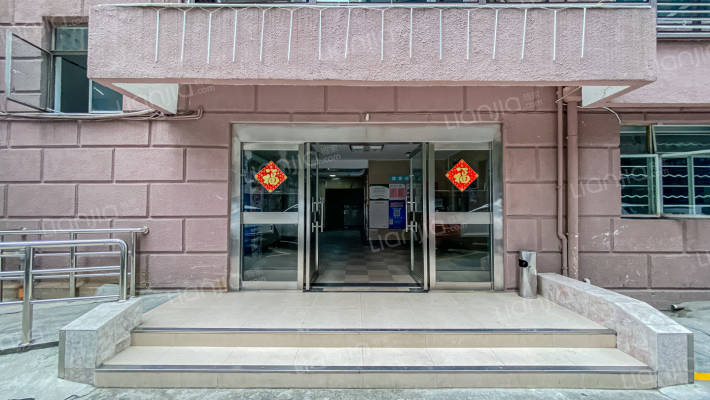 冠龙大厦外景图