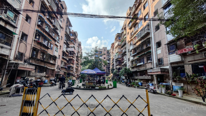 三五厂生活区外景图