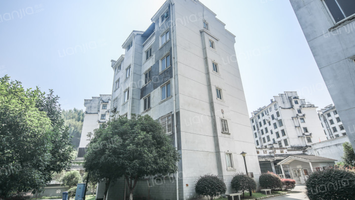 湾里区瀚德逸居外景图