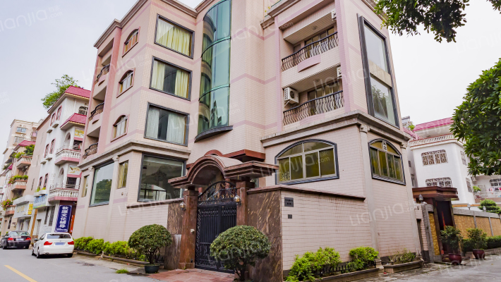 平步红棉小区外景图