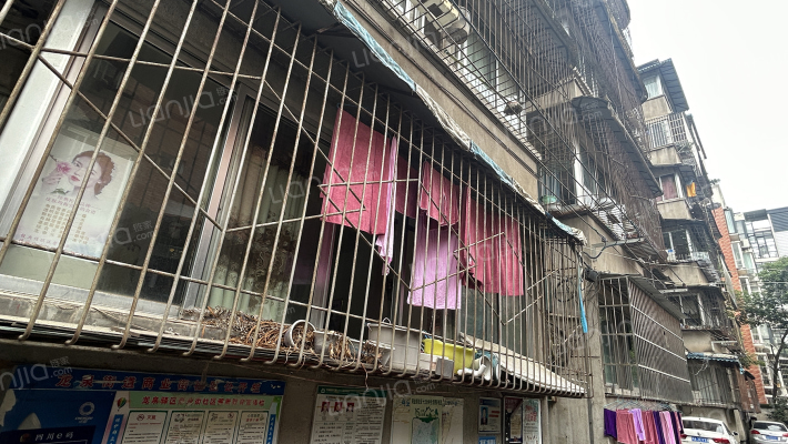 广场巷17号小区外景图