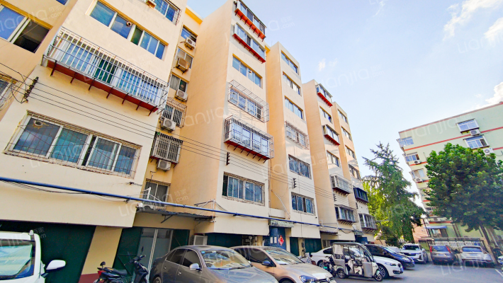 大学南苑外景图