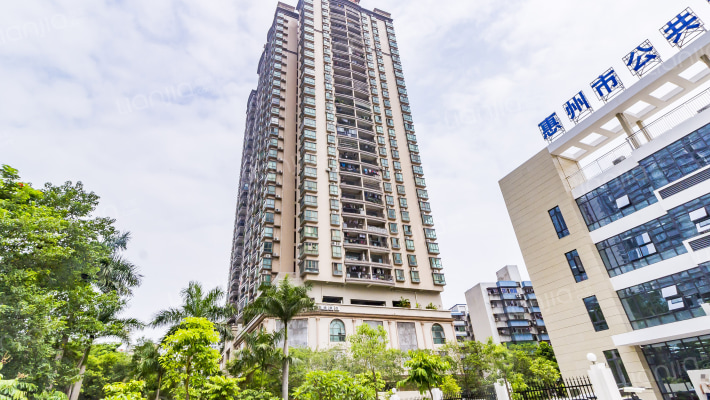 华丽大厦外景图