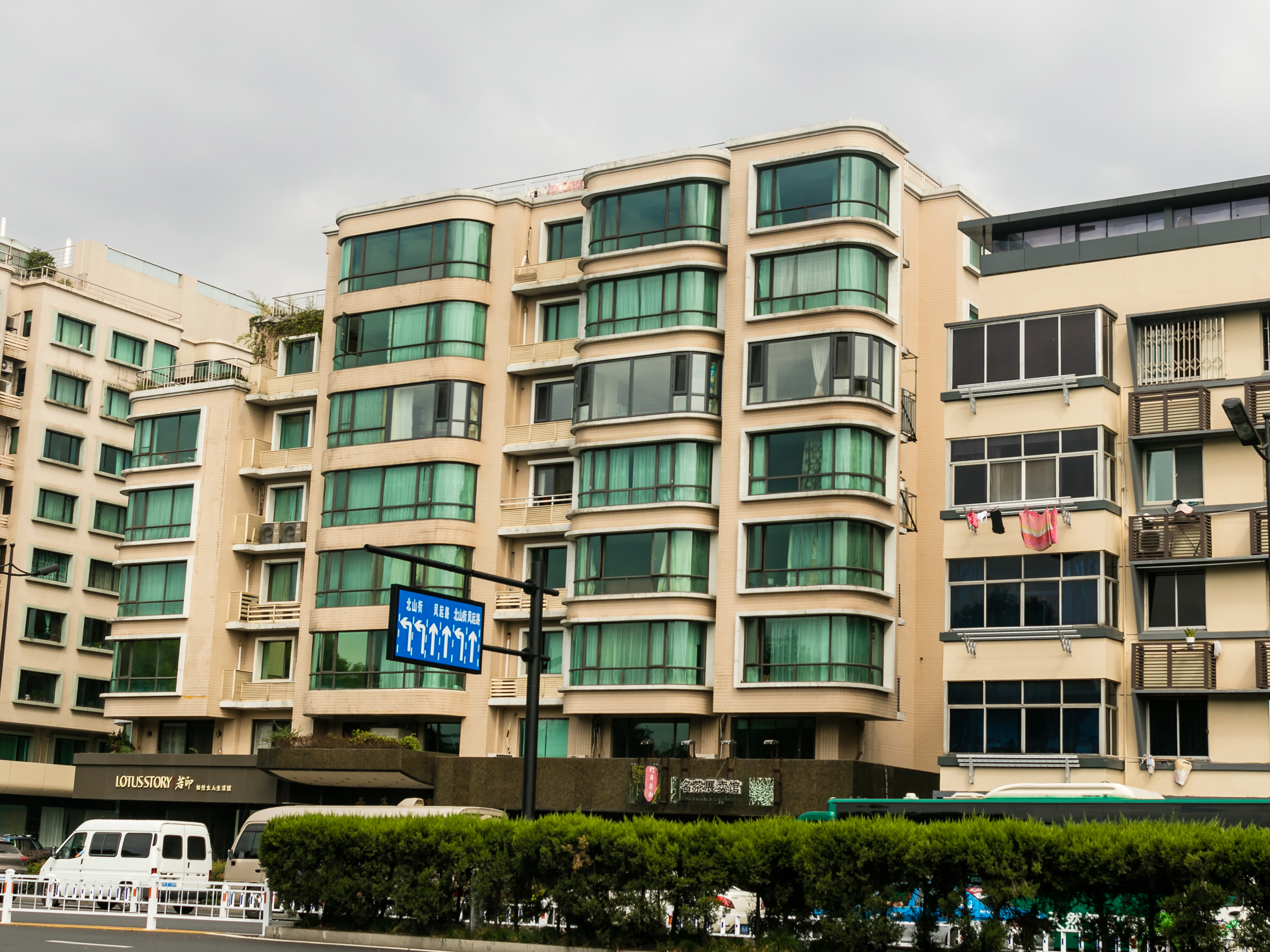 西子公寓小区实景 5