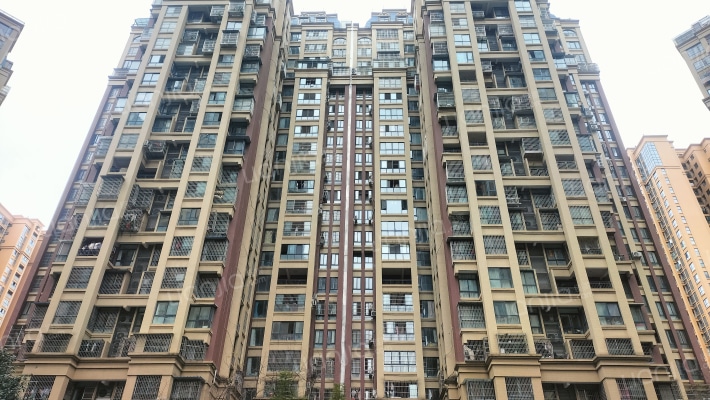 天赋龙庭外景图