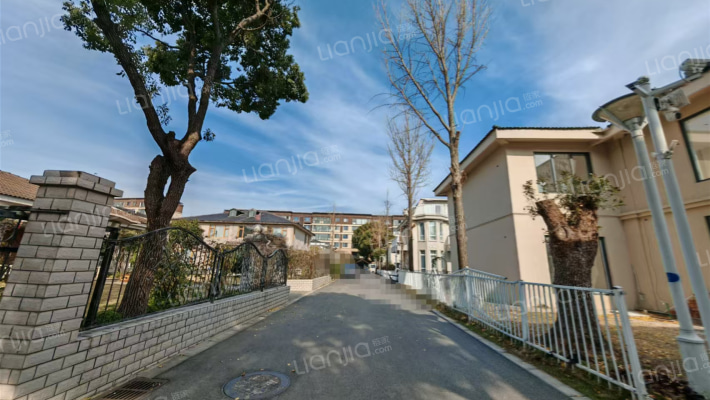 百合花园外景图