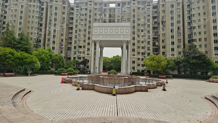 新梅广场外景图