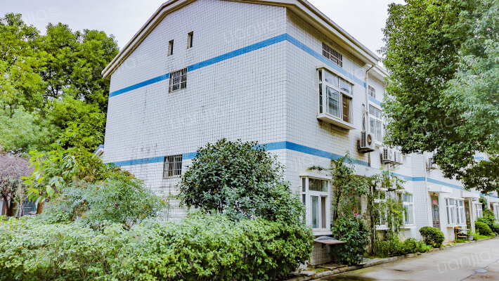 佳运环湖花园外景图