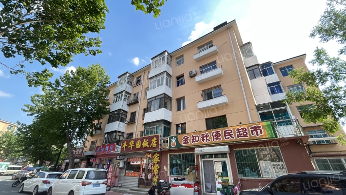 中心路一段外景图