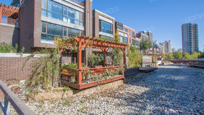 万科朗润园外景图