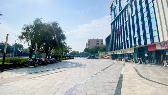 城发广场外景图