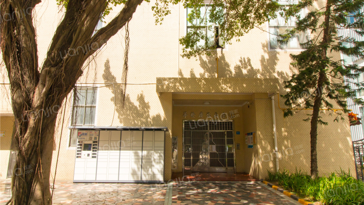 华发广场外景图