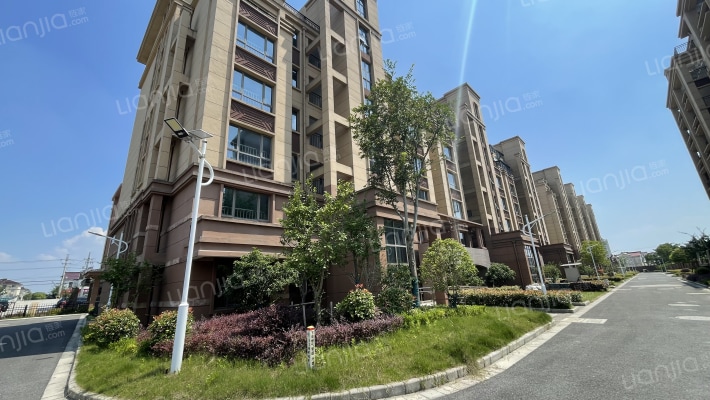 荷塘人家外景图