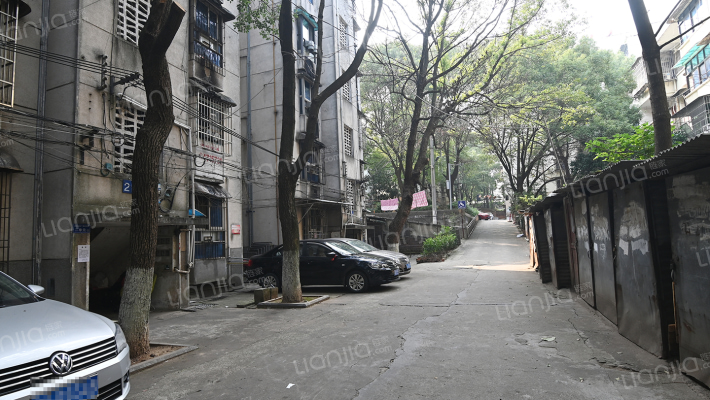 制药厂宿舍外景图