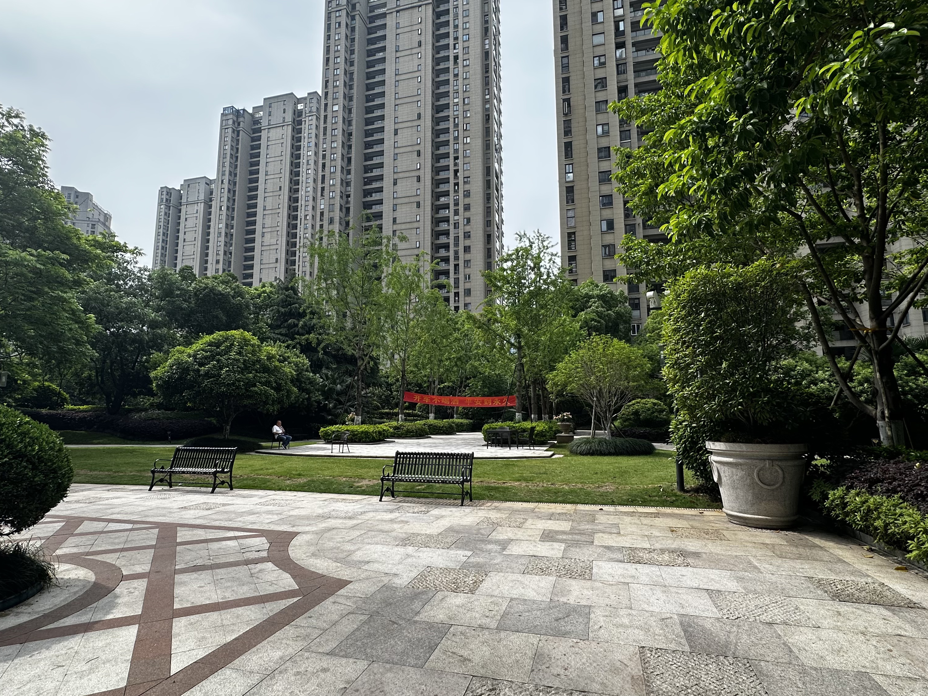 龙湖春江郦城小区实景 5