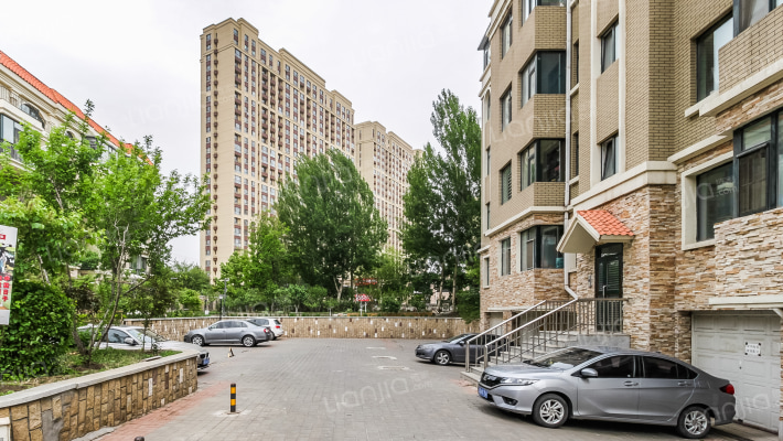 新发翡翠花溪外景图