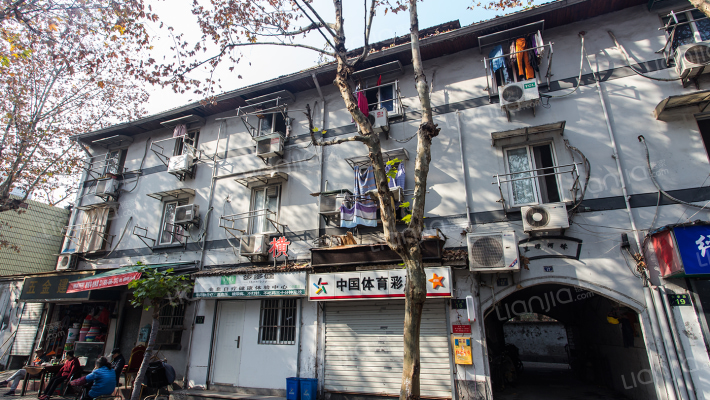 大学路13号外景图