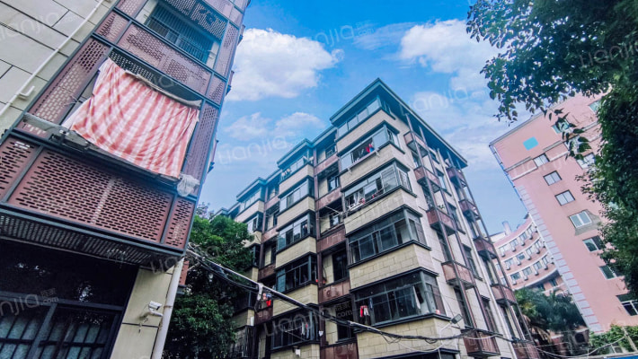 渔政单位宿舍外景图