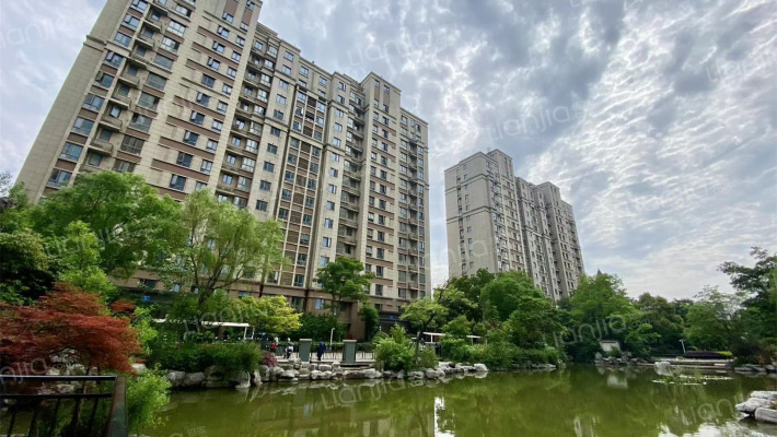 龍庭花苑外景图