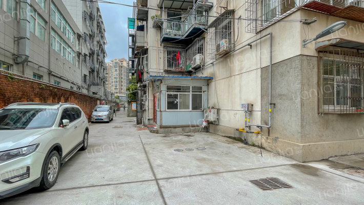 鹦鹉大道271号外景图