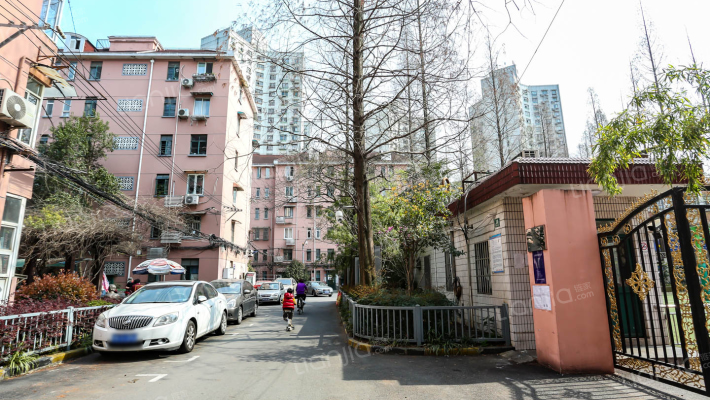 虹一小区外景图