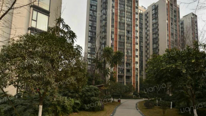 红湖公园城外景图