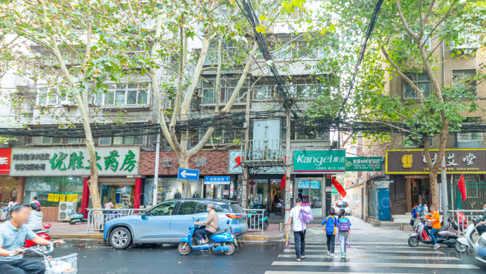 河南省岩石矿物测试中心家属院外景图