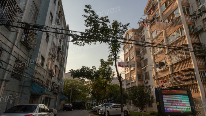 蚕种场新村外景图