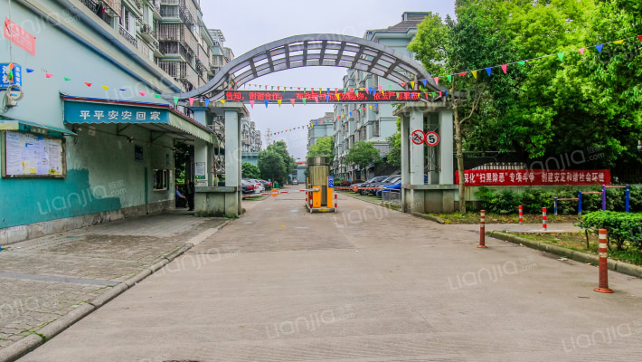 布政新村（东区）外景图