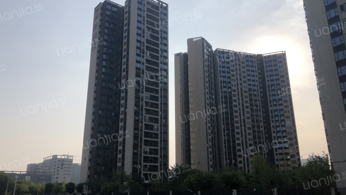 卓越万科朗润园外景图