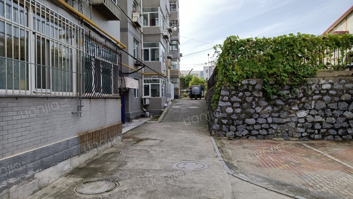 山海一步小区外景图