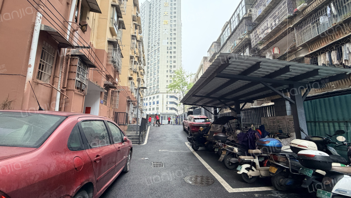 城建科研宿舍外景图