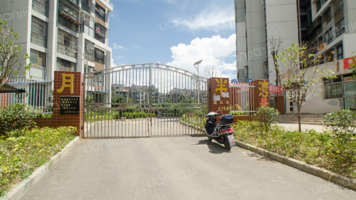 利尔月半湾外景图