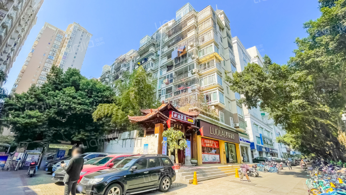 家春秋公寓外景图