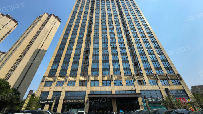 中建大厦外景图