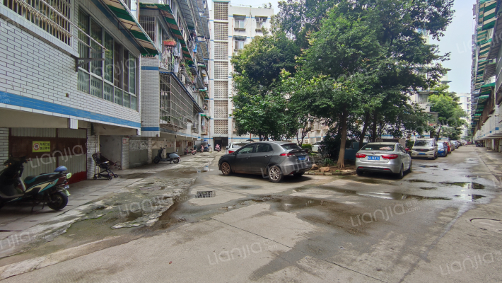 天生小区外景图