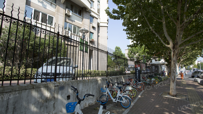 琥珀公寓外景图