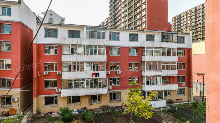 工大宿舍外景图