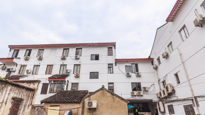 中景小区外景图