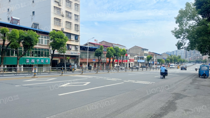 江夏油脂公司宿舍楼外景图
