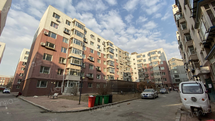 经适房小区外景图