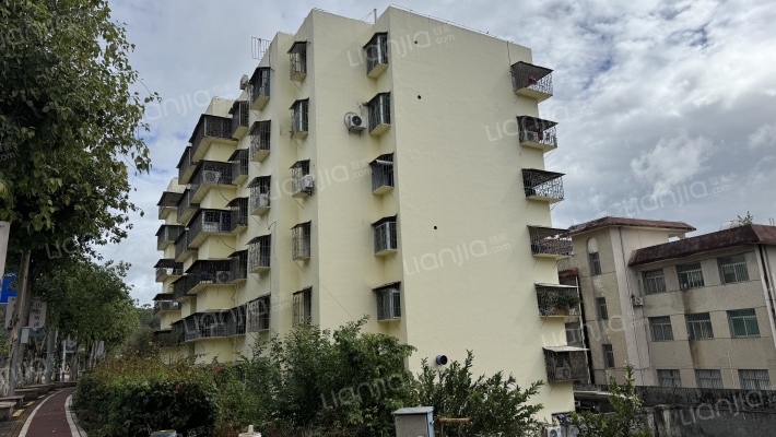 汀溪镇隘头村教师宿舍楼外景图