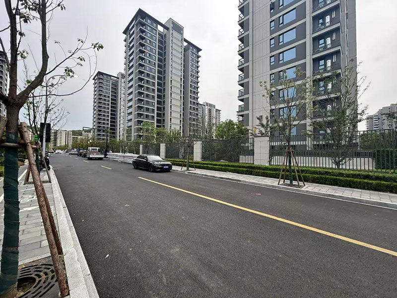 荣盛江荣府小区实景 2