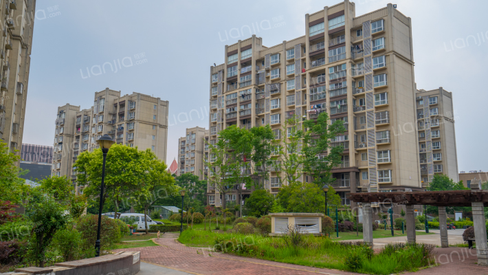 丹湖小区外景图