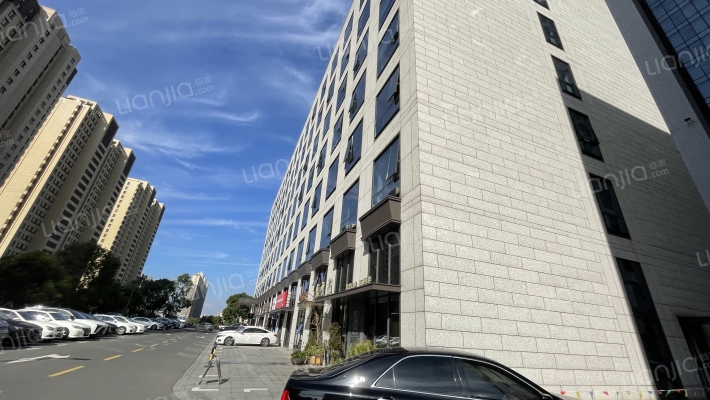 国泰新天地广场外景图