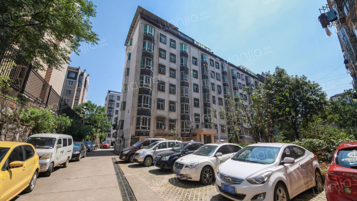 华丽花园外景图