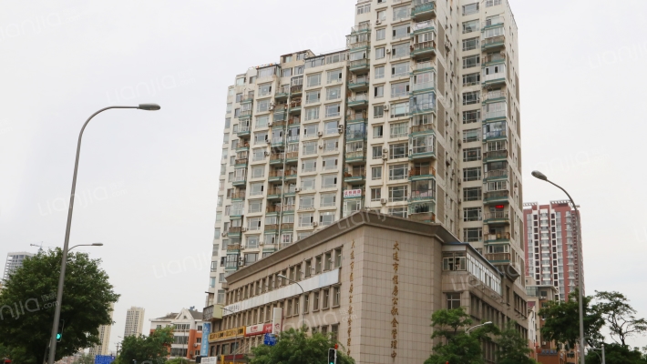 银寰大厦外景图