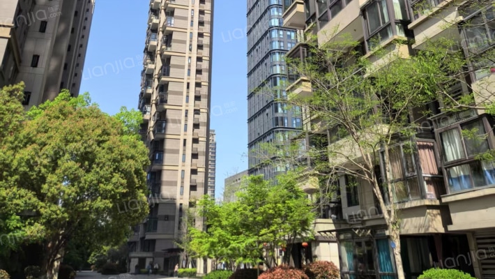 金地德圣中心外景图